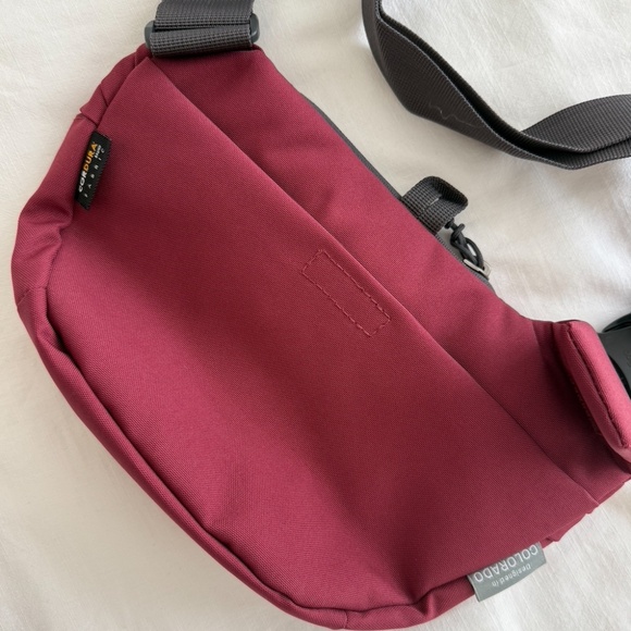 Mountainsmith Knockabout Lumbar Pack in Maroon Red - Picture 3 of 5